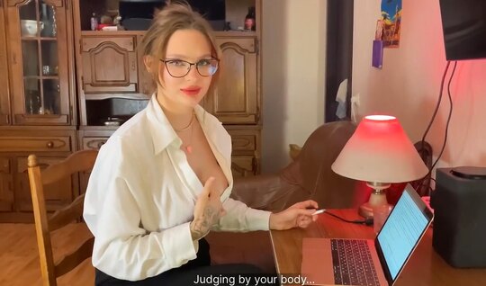 Бородатому мужику приспичило вылизать киску русской подруги